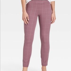 📦 SOLD📦NWT plaid pants